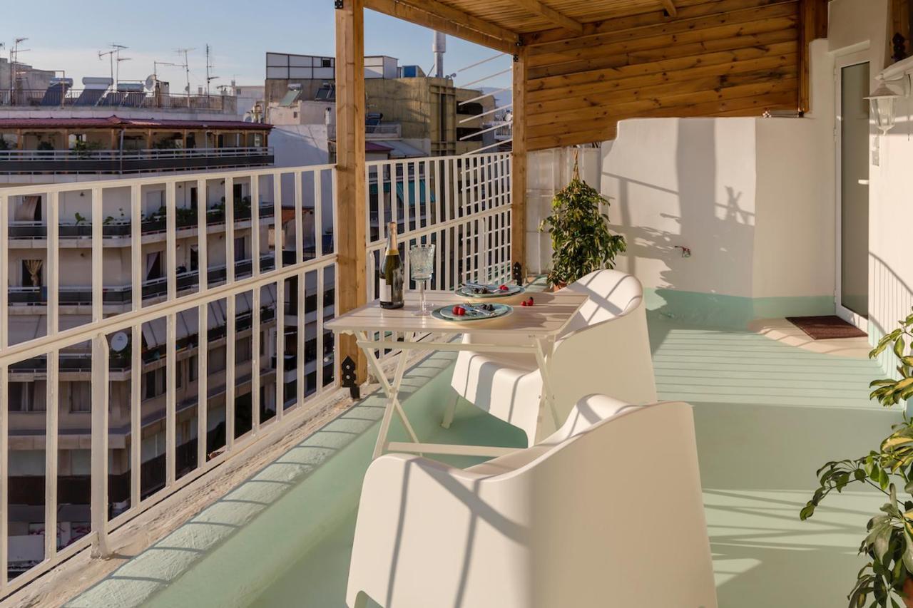 Blue And White Apartment Vipgreece Афины Экстерьер фото